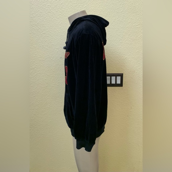 NBA 🏀 Cleveland Cavs Men’s Size US Large LeBron James Black Velour Hoodie - Picture 4 of 11